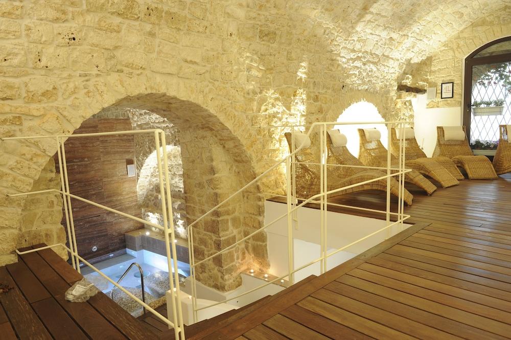 swimming pool spa