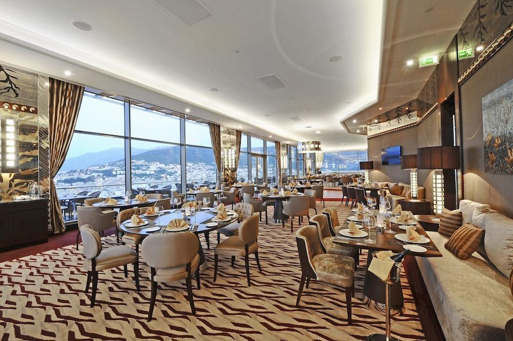 restaurant cafeteria