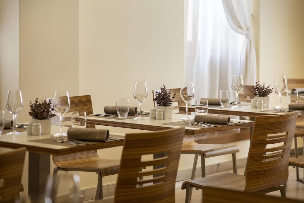 restaurant-cafeteria
