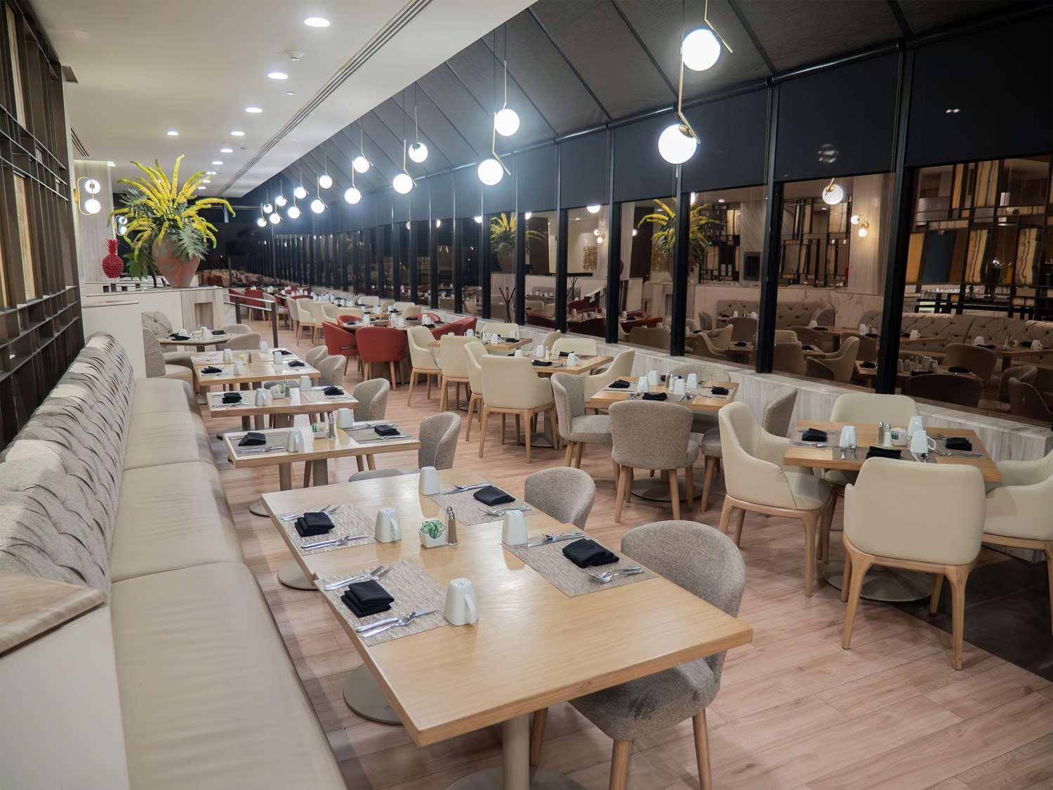 restaurant cafeteria