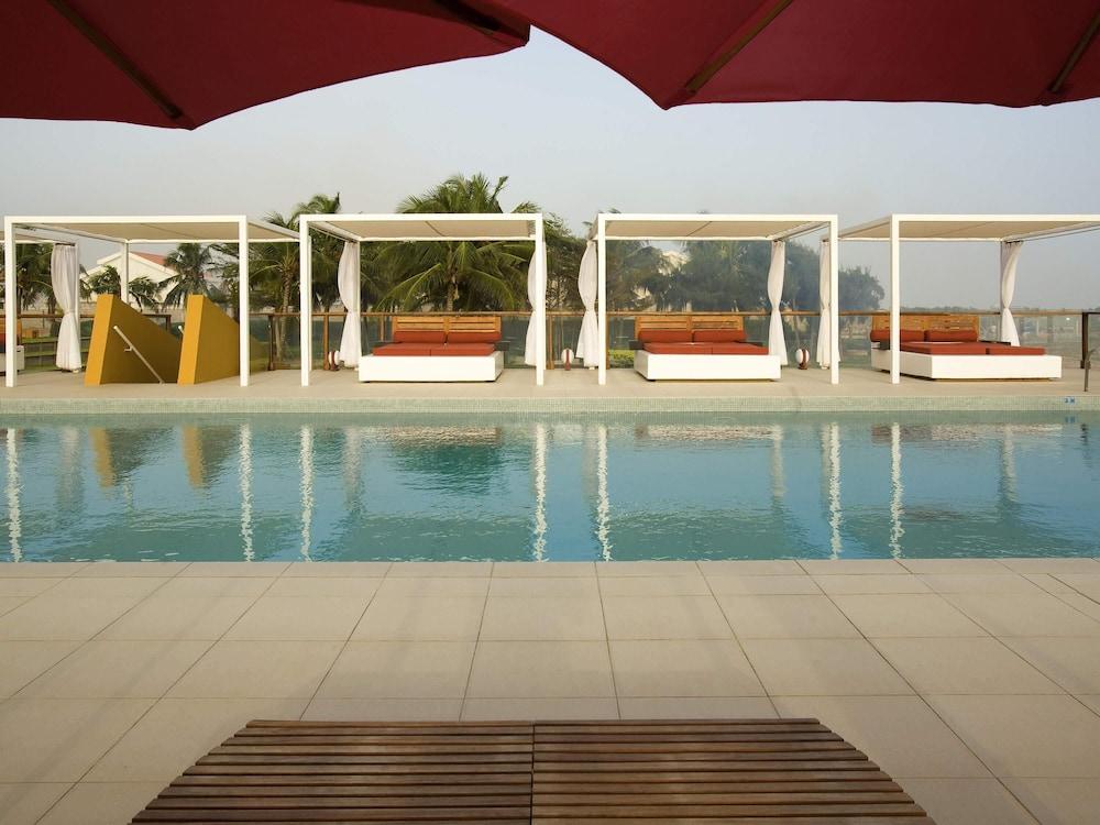 swimming pool spa