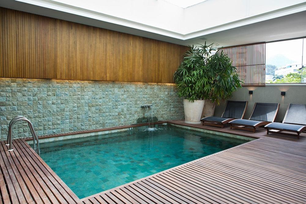 swimming pool spa