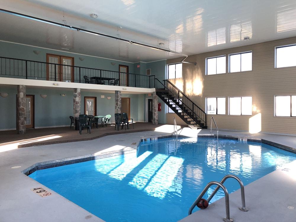swimming pool spa