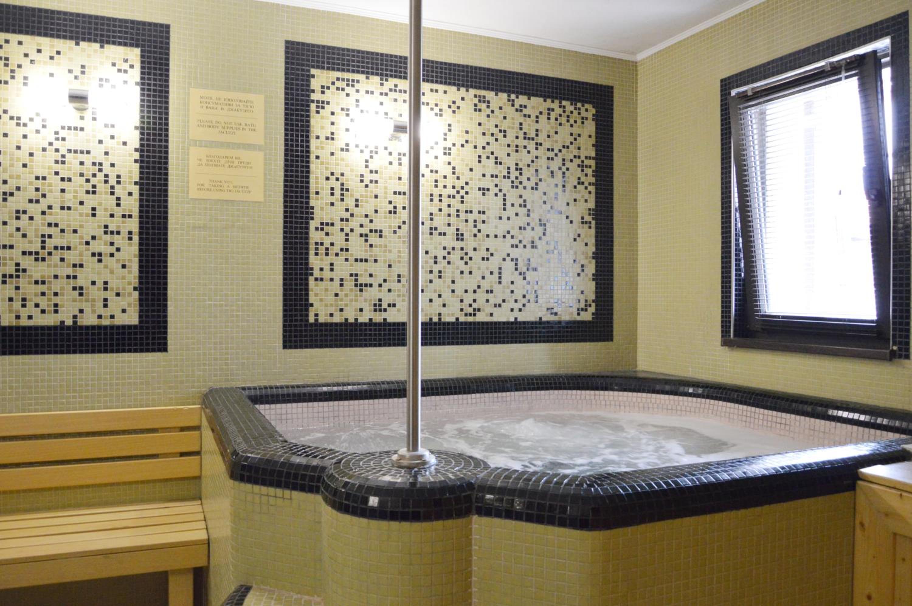 swimming pool spa