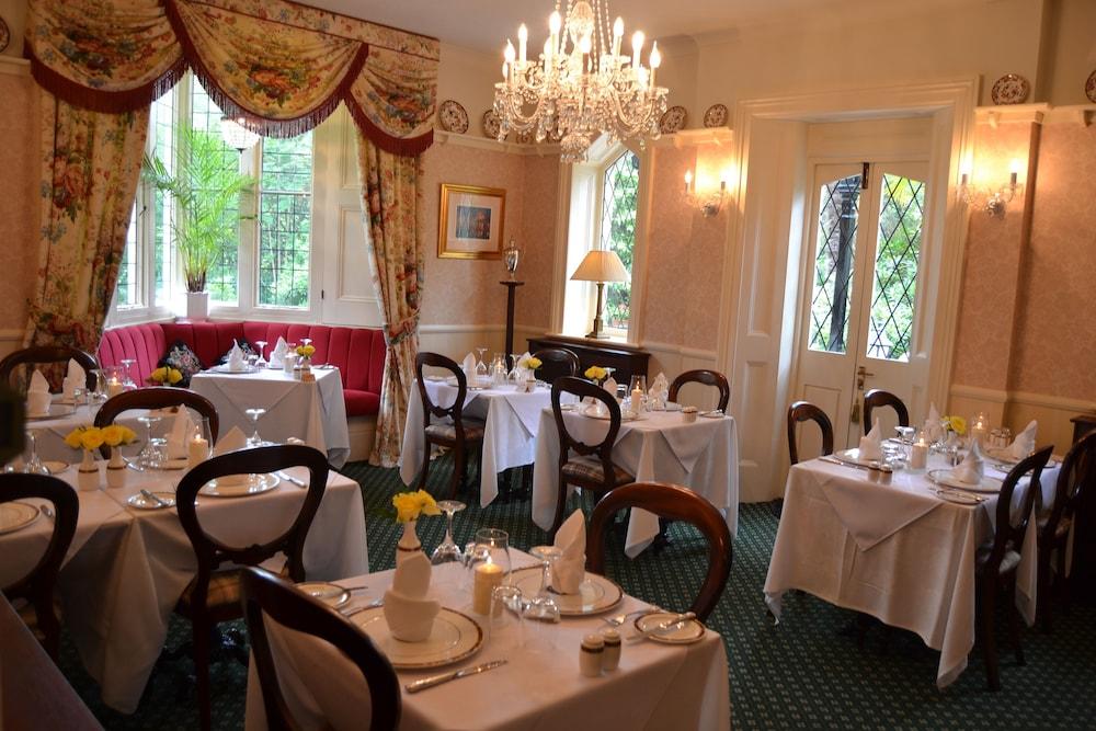 restaurant cafeteria