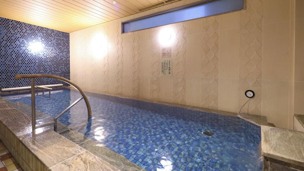 swimming pool spa