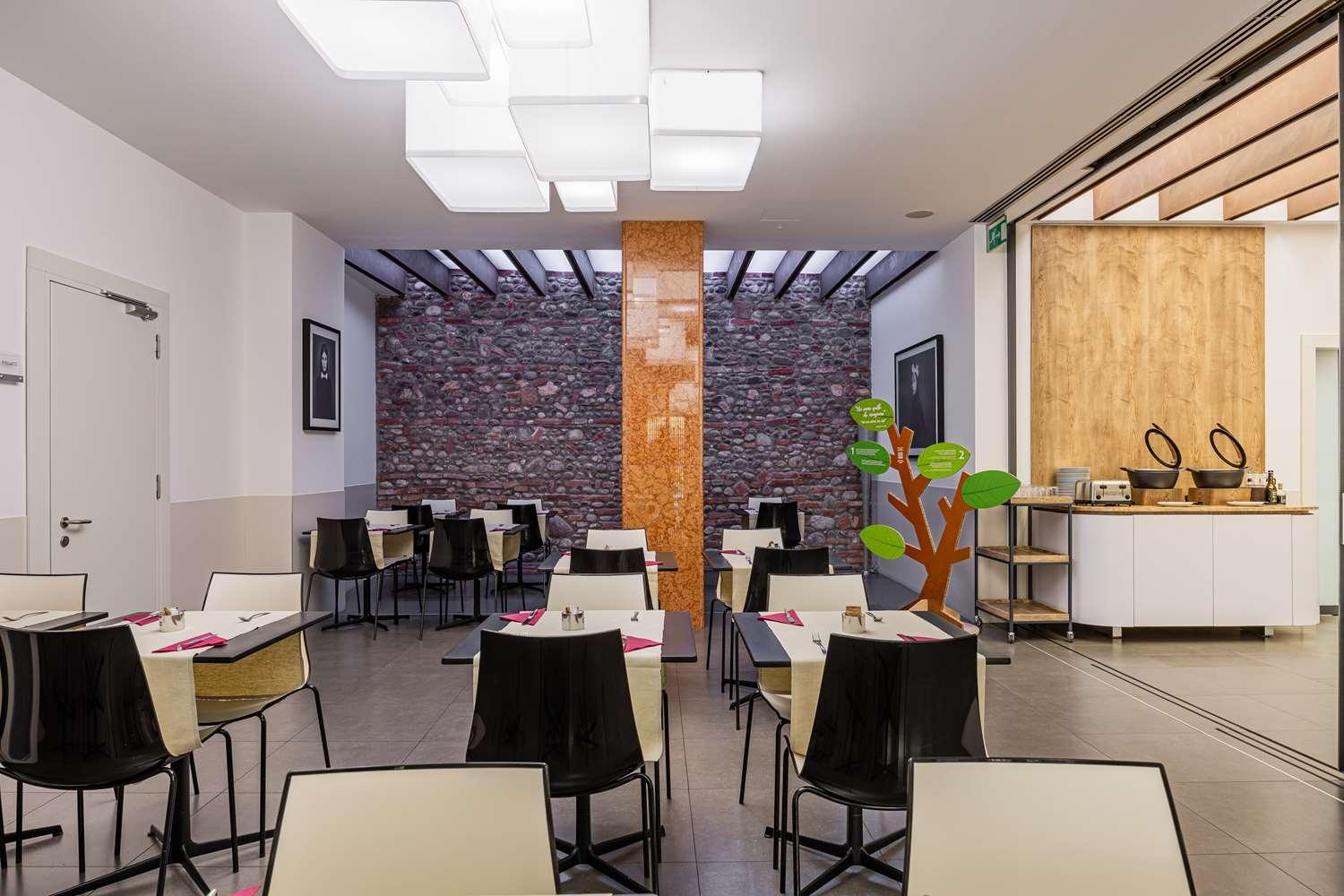 restaurant cafeteria
