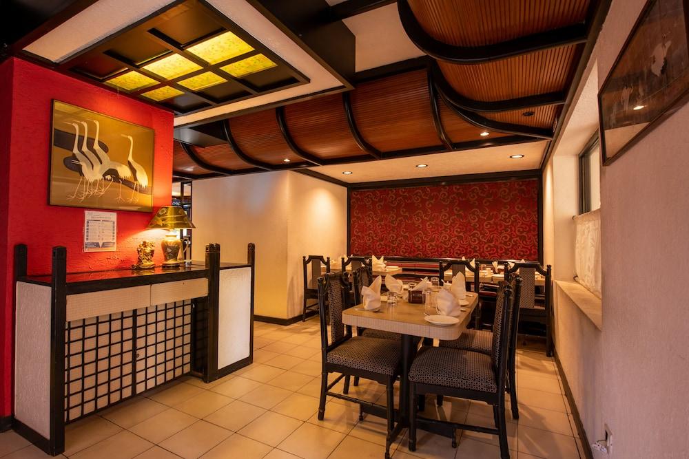 restaurant cafeteria