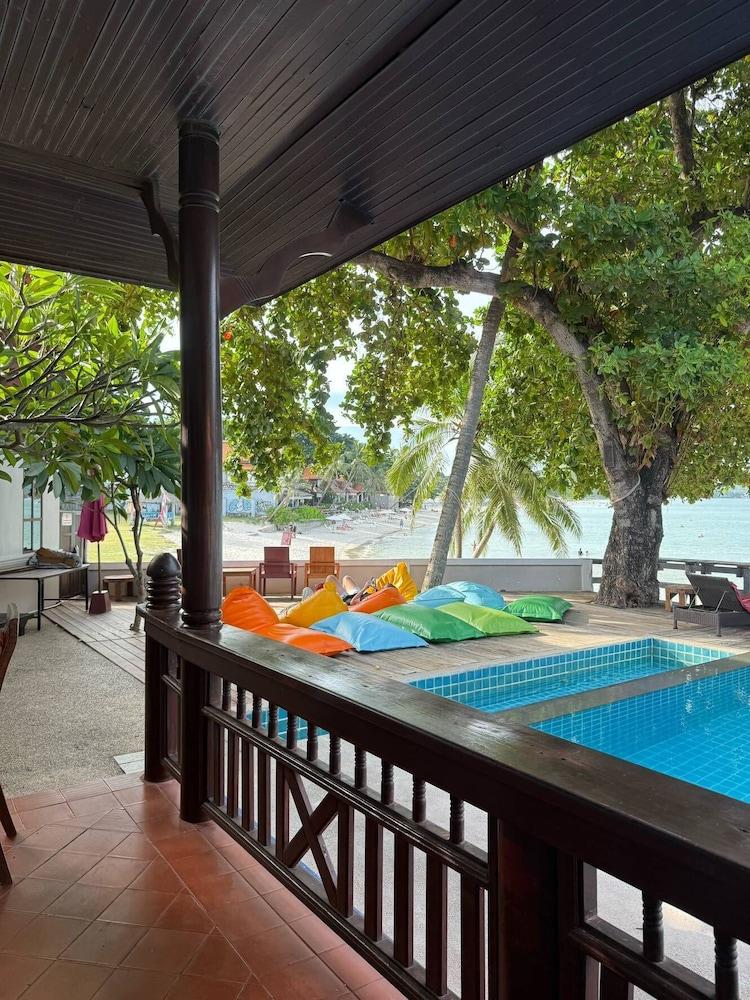 swimming pool spa