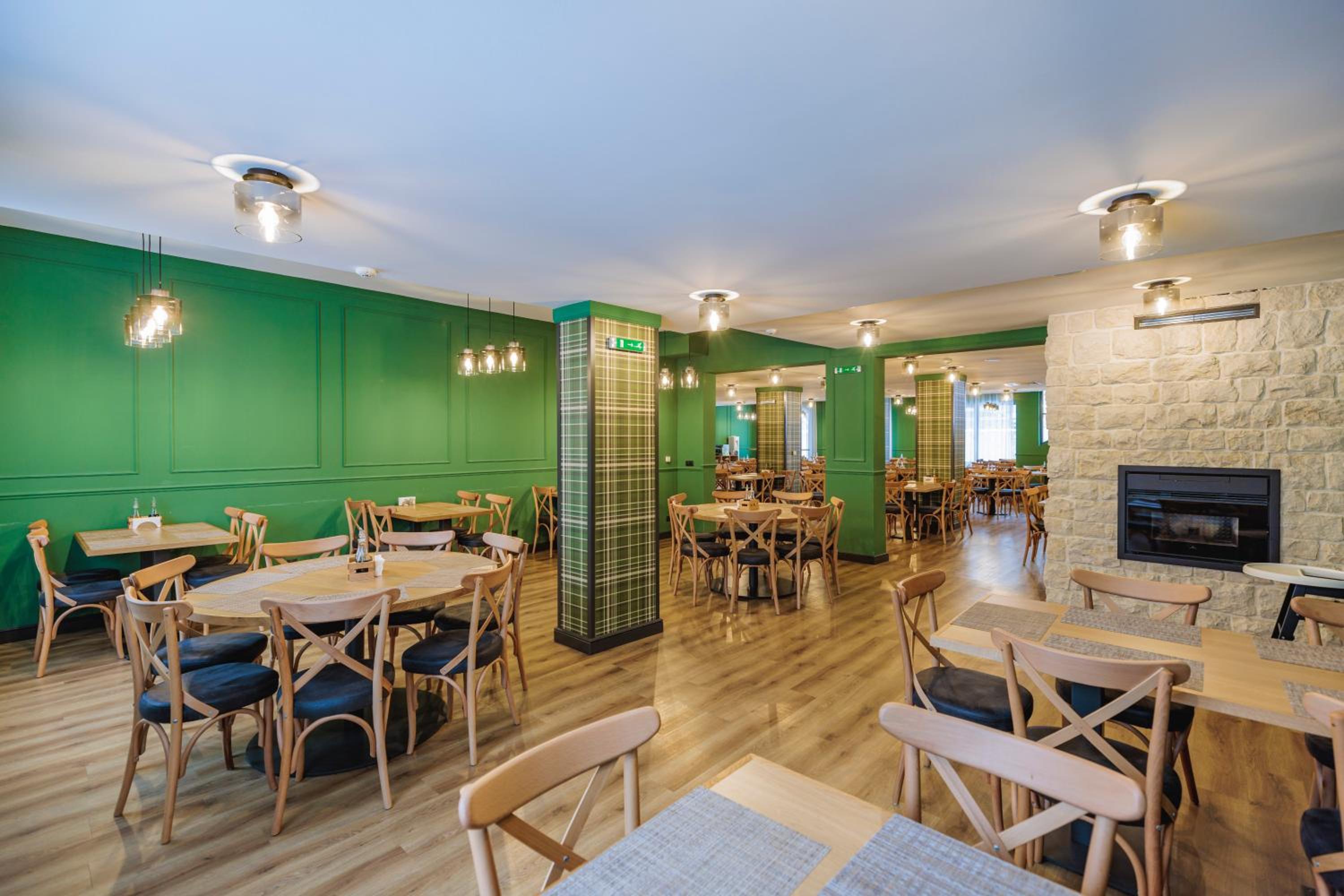 restaurant cafeteria