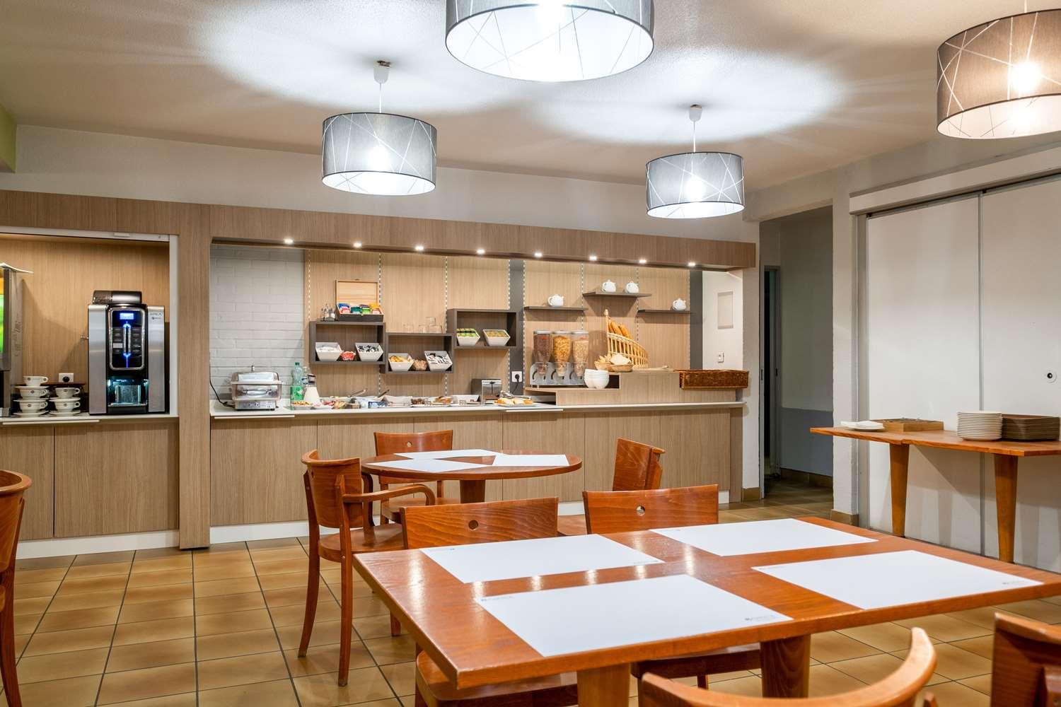 restaurant cafeteria