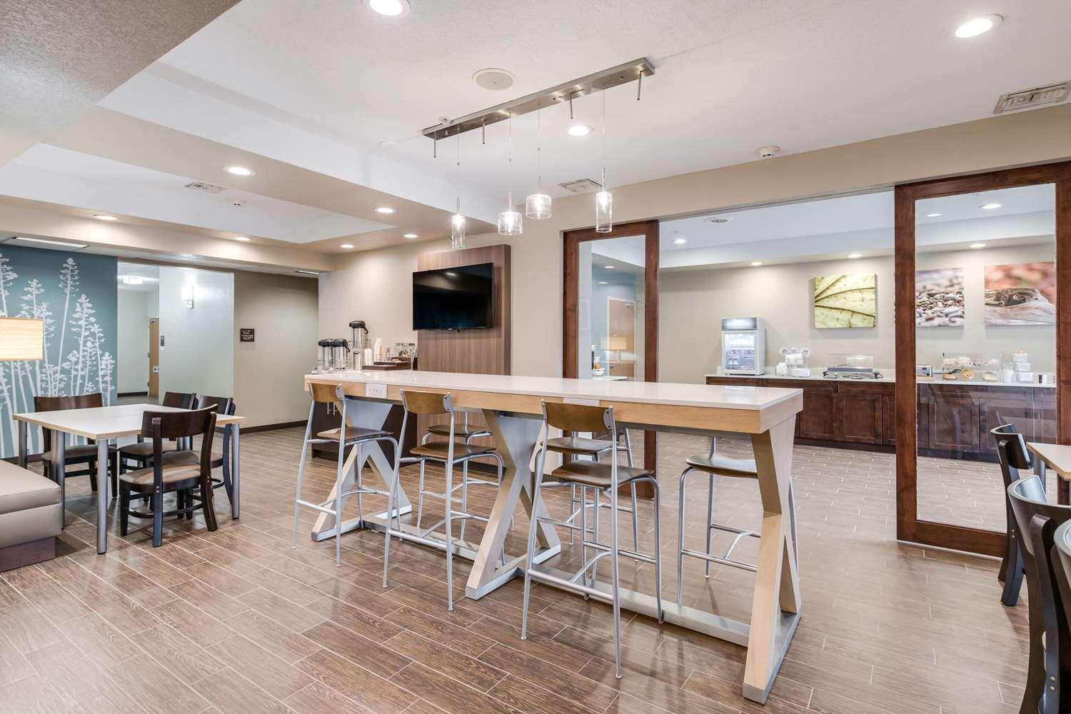 restaurant cafeteria