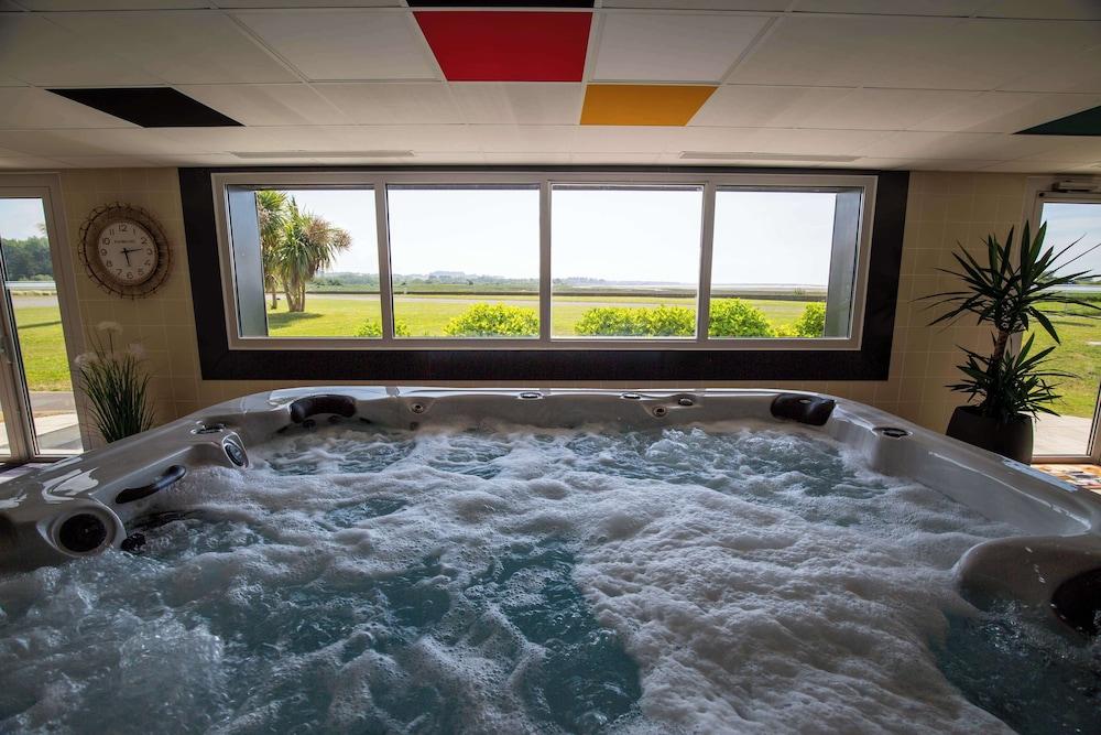 swimming pool spa