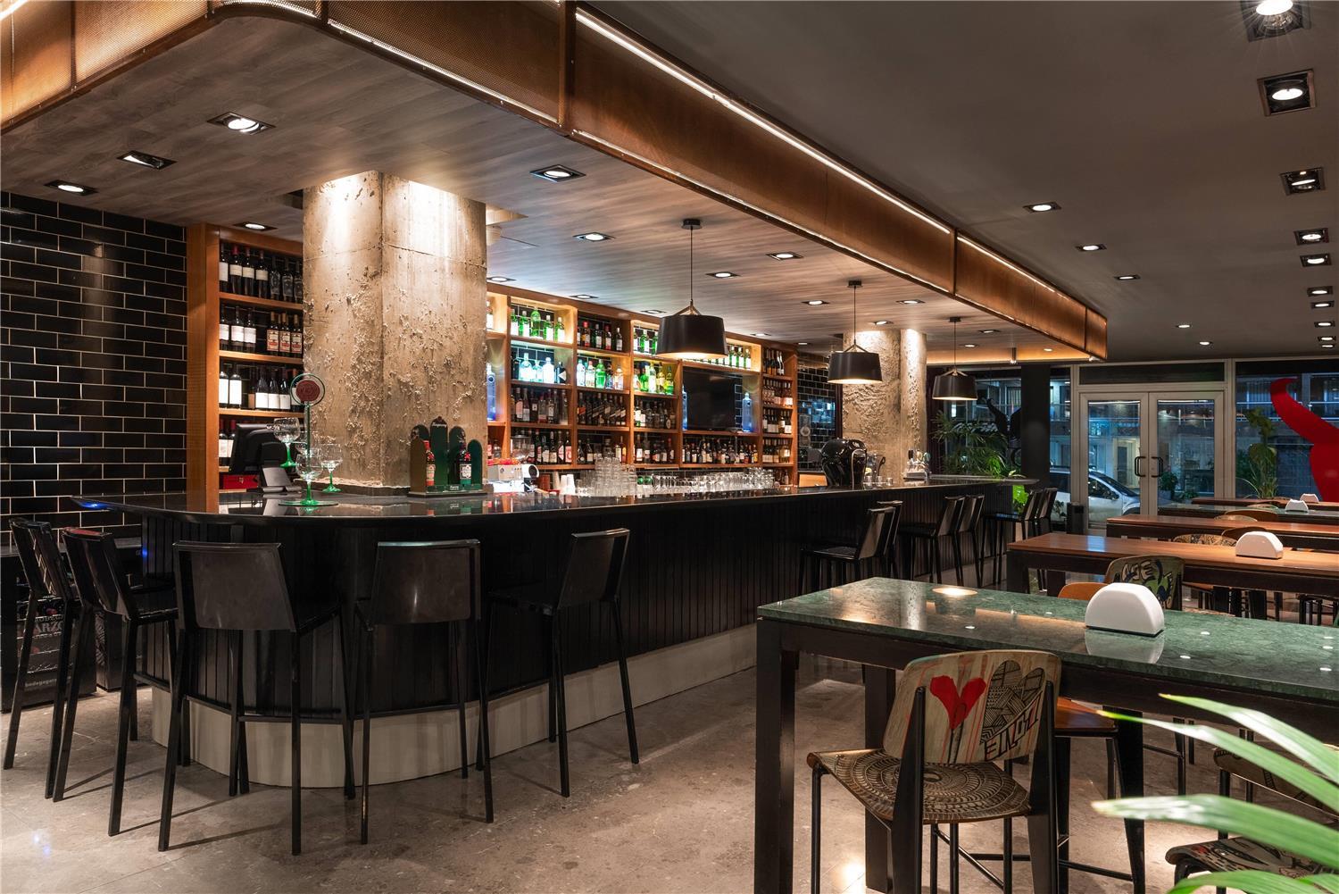 restaurant cafeteria