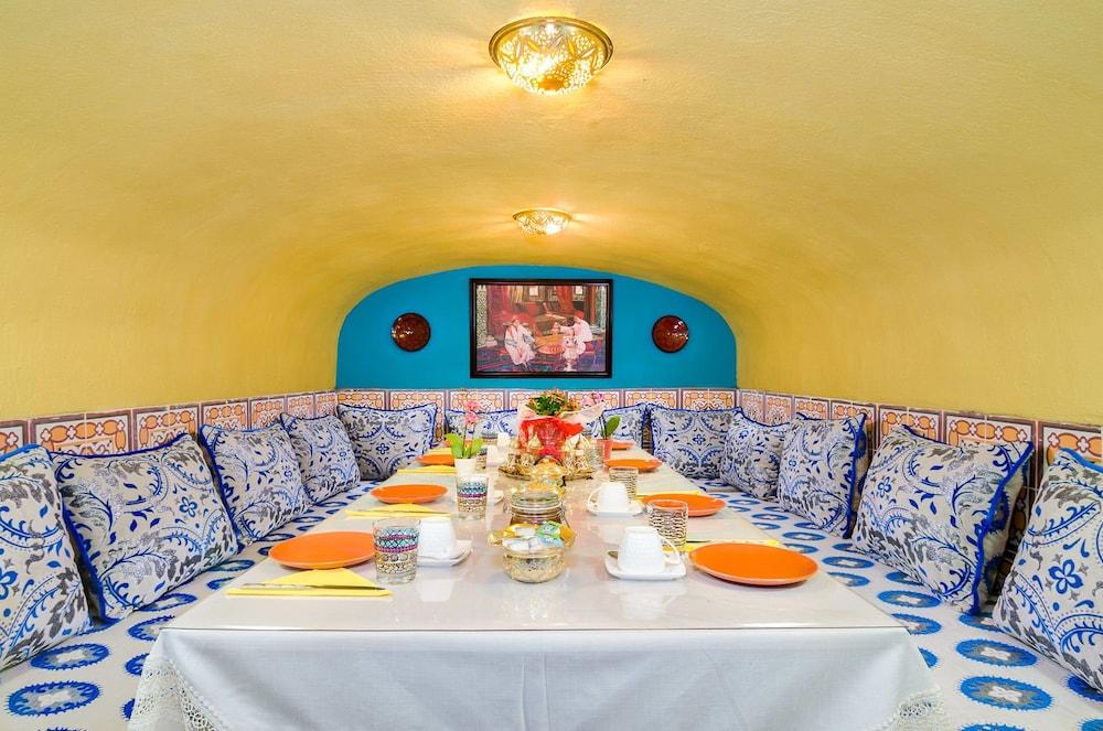 restaurant-cafeteria