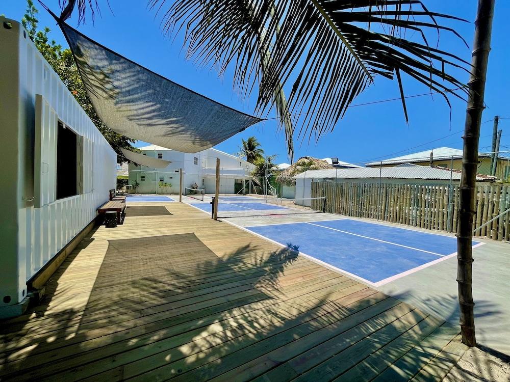 swimming pool spa