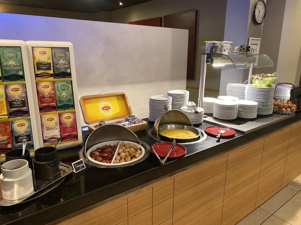 restaurant cafeteria