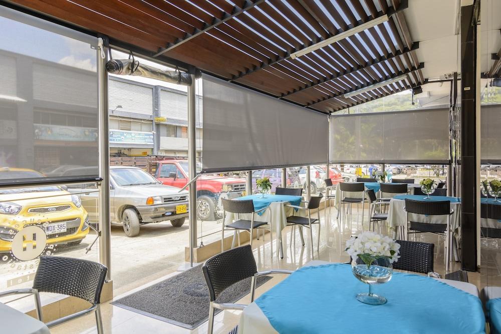 restaurant cafeteria