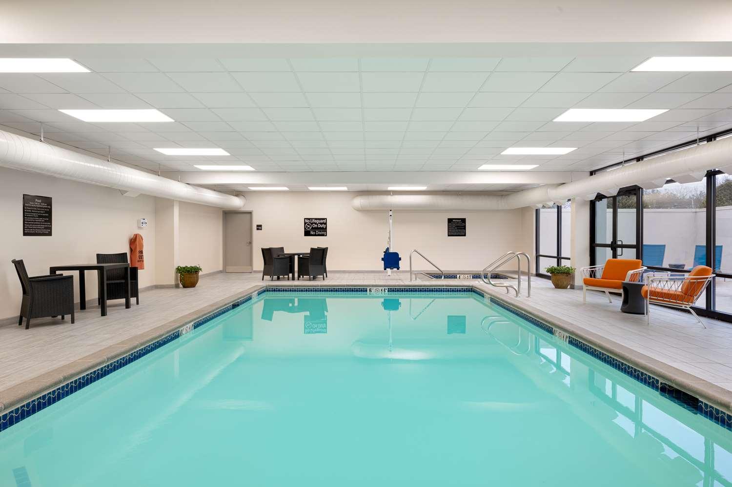 swimming pool spa
