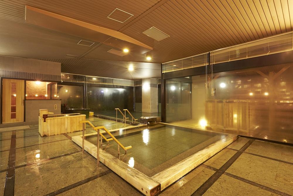 swimming pool spa