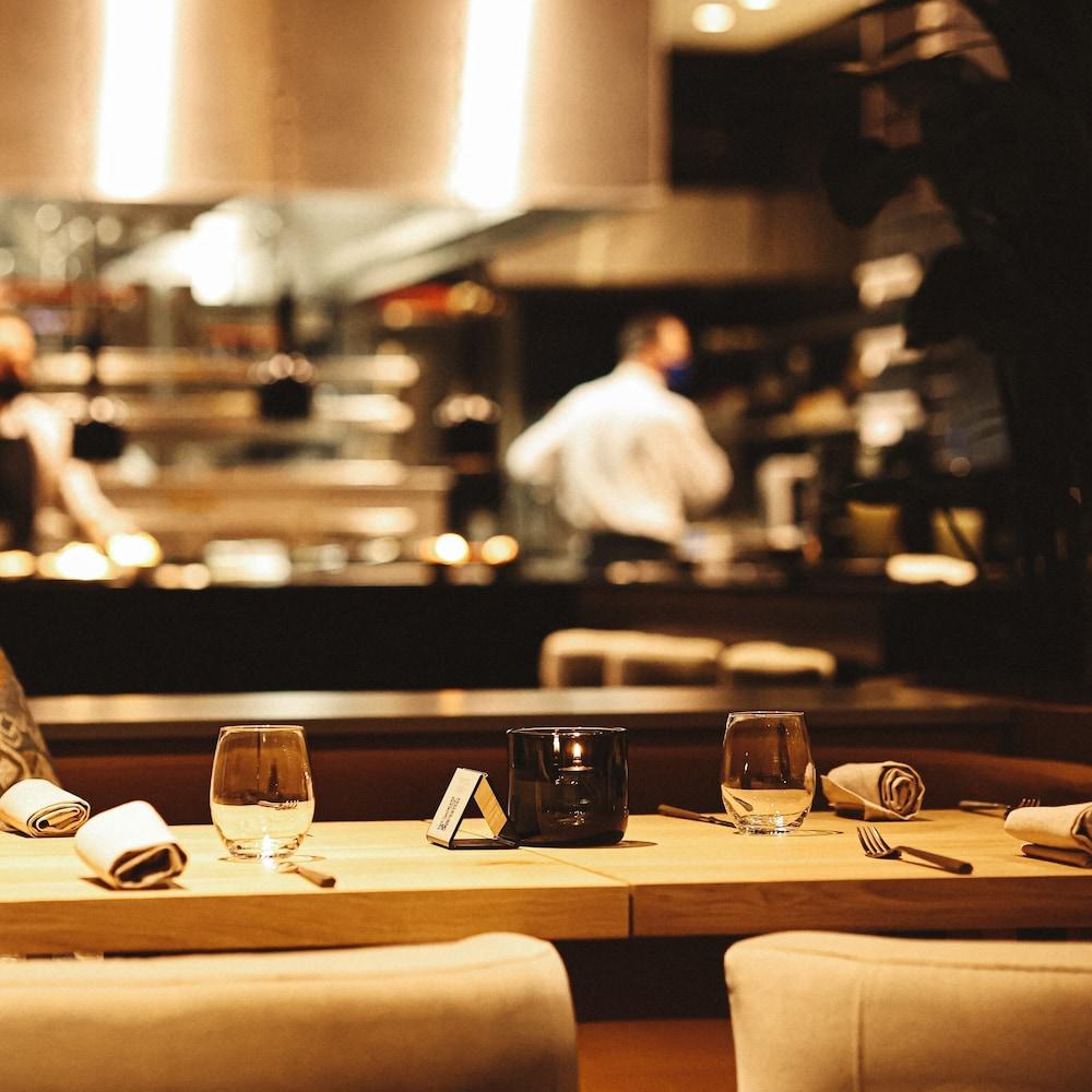 restaurant-cafeteria
