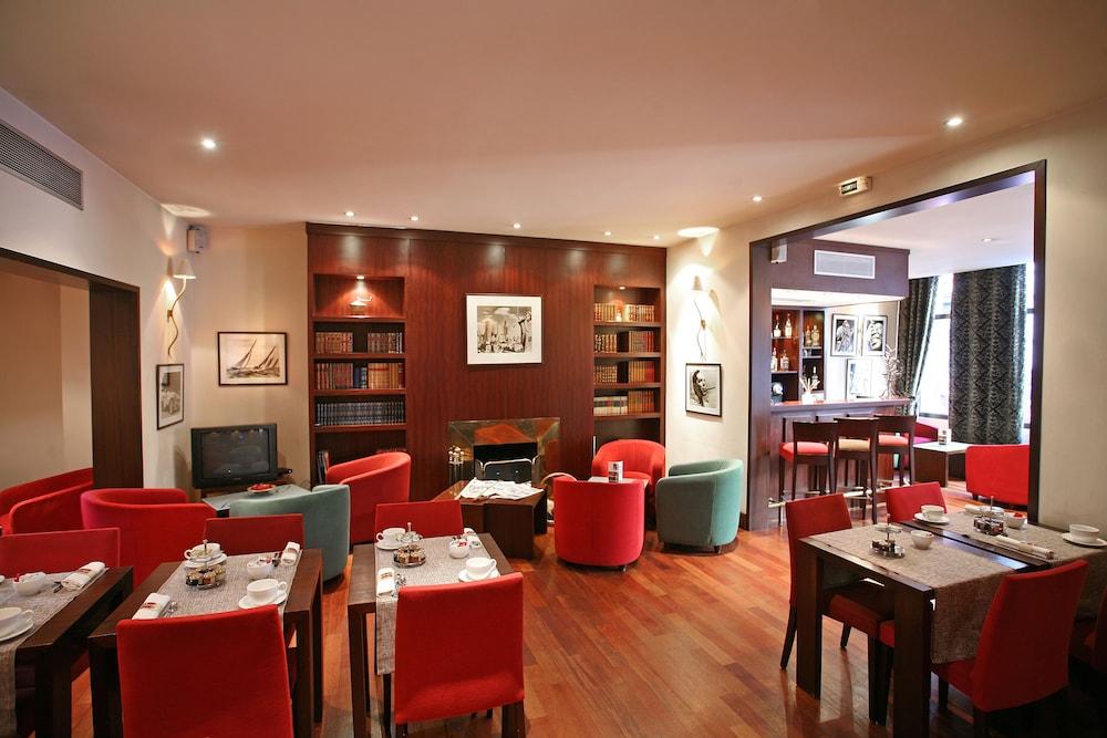 restaurant cafeteria