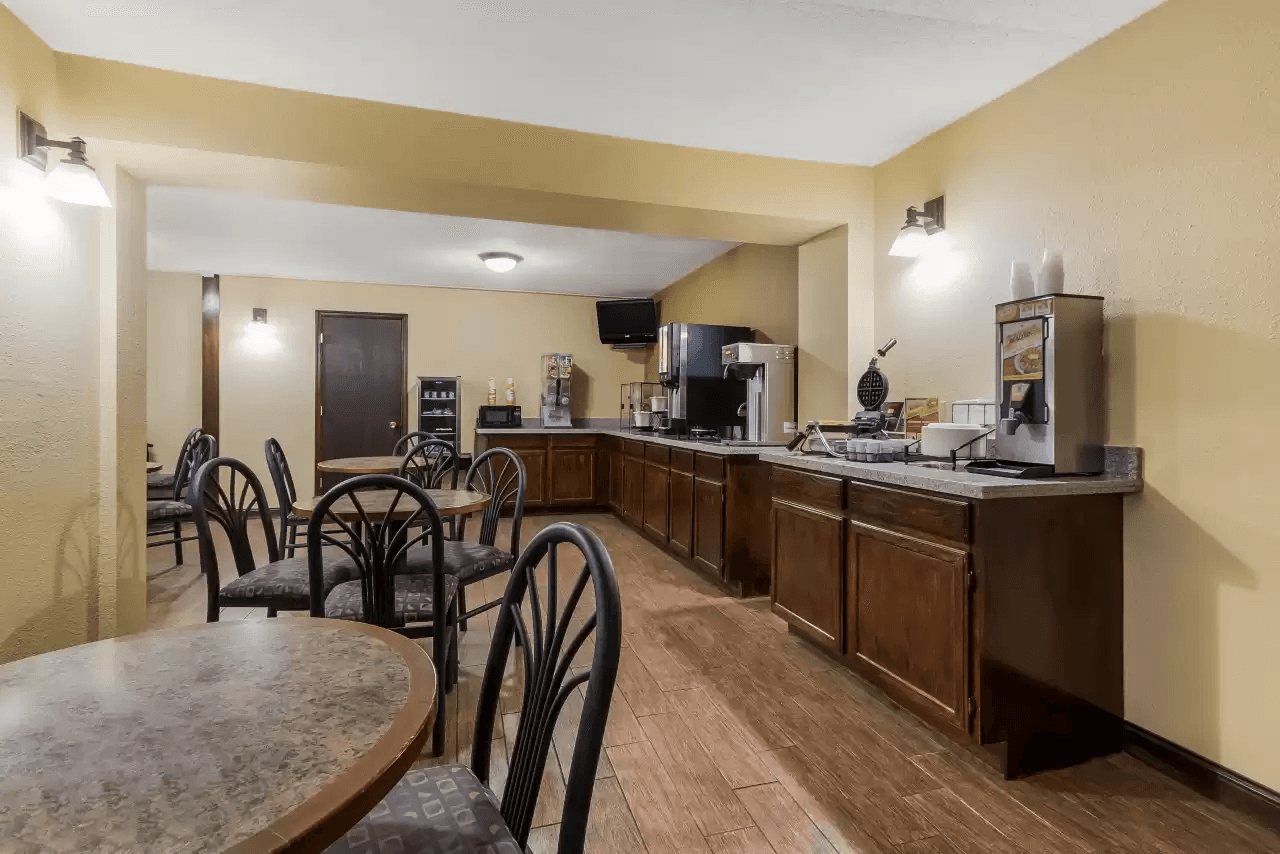 restaurant cafeteria