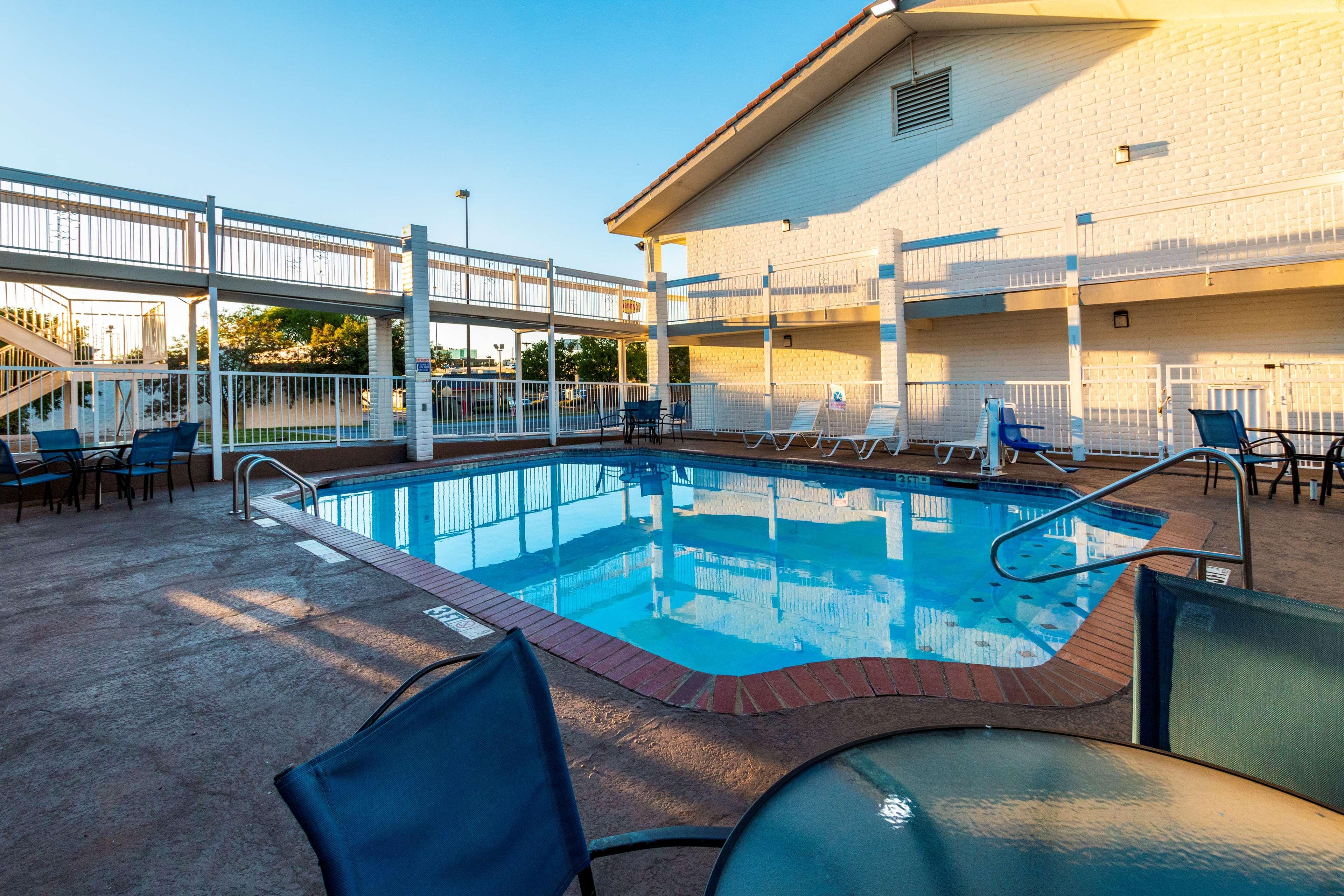 swimming pool spa