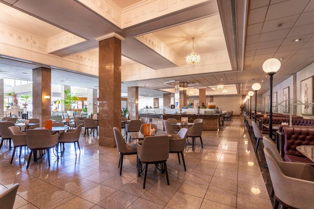 restaurant cafeteria