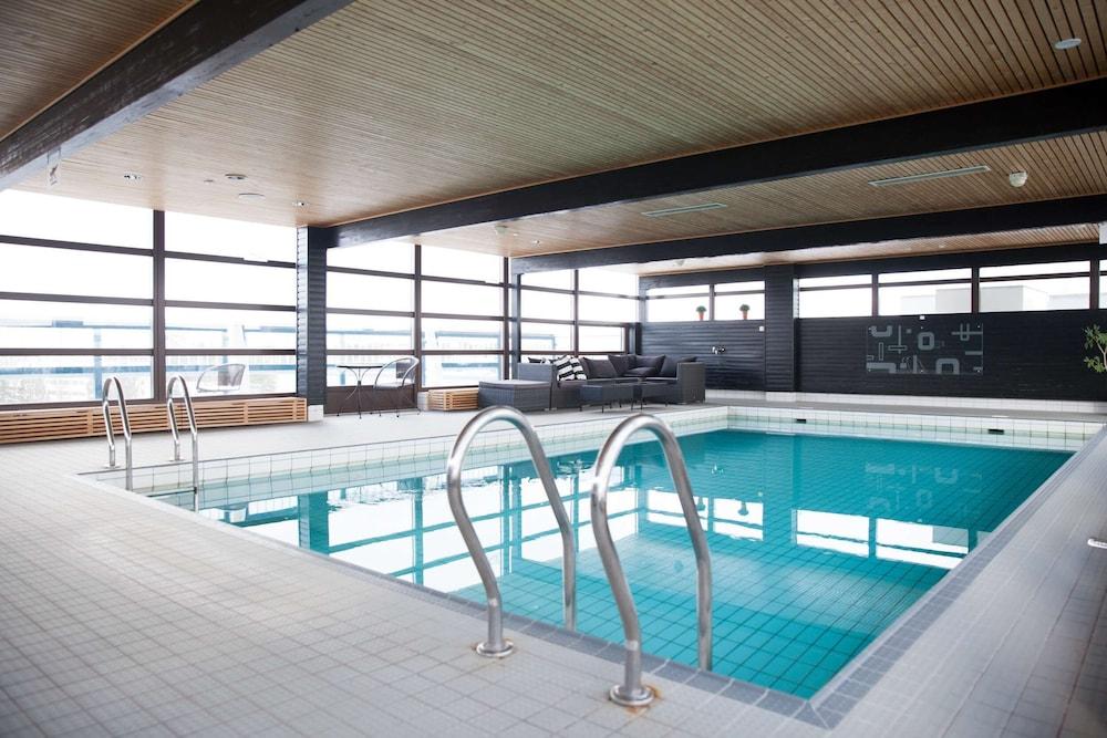 swimming pool spa