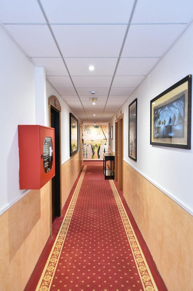 lobby