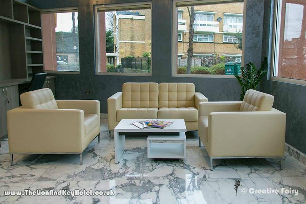 lounge