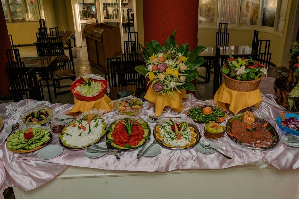 restaurant cafeteria
