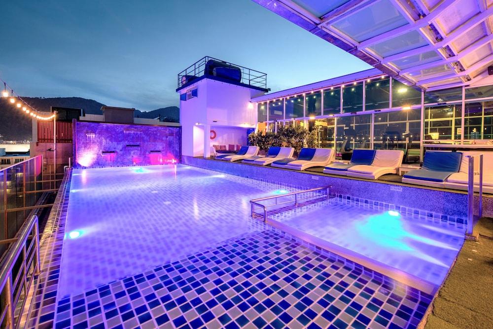 swimming pool spa