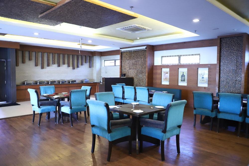 restaurant cafeteria