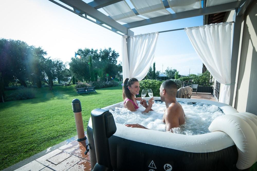 swimming pool spa