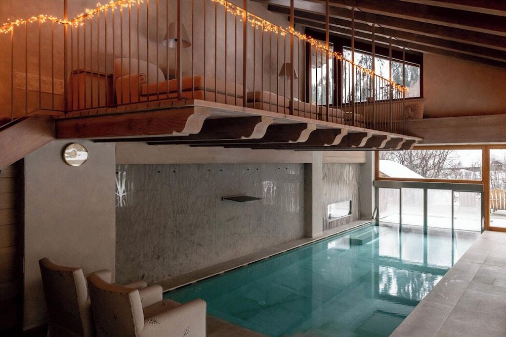 swimming pool spa