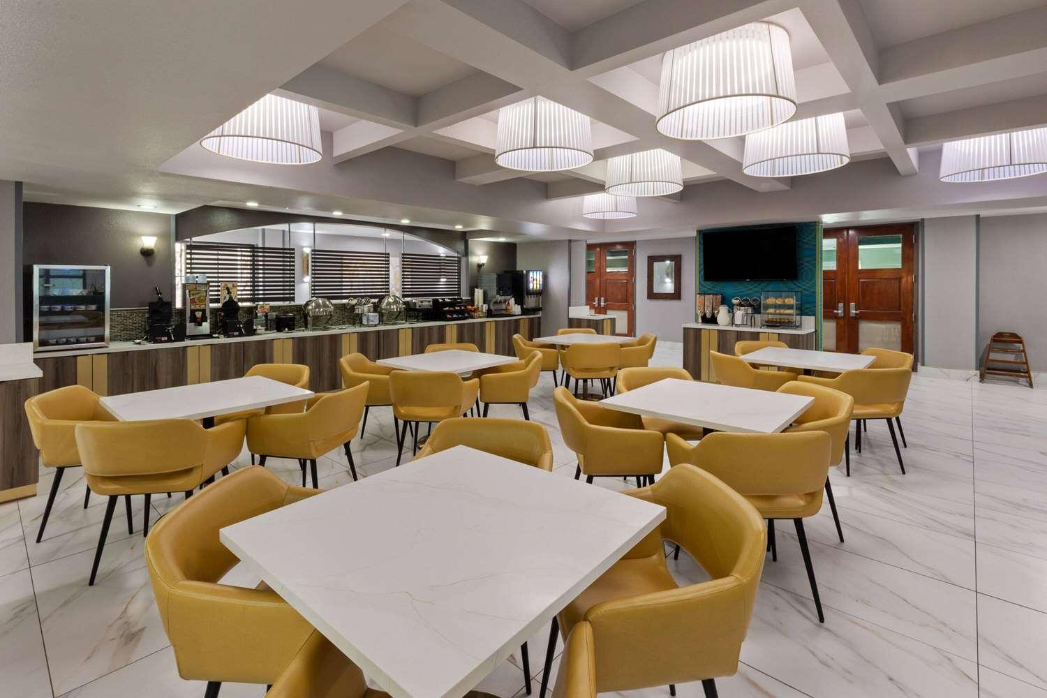 restaurant cafeteria