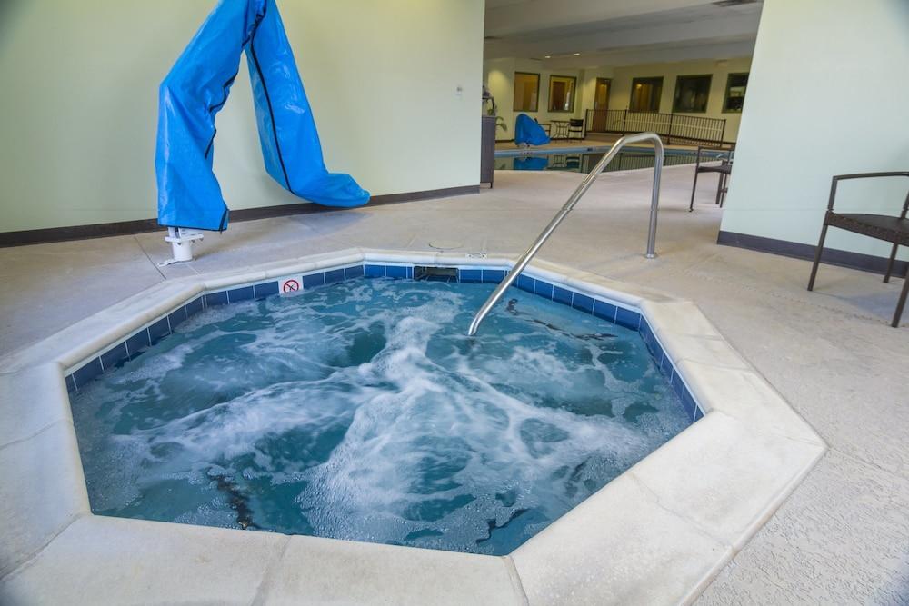 swimming pool spa