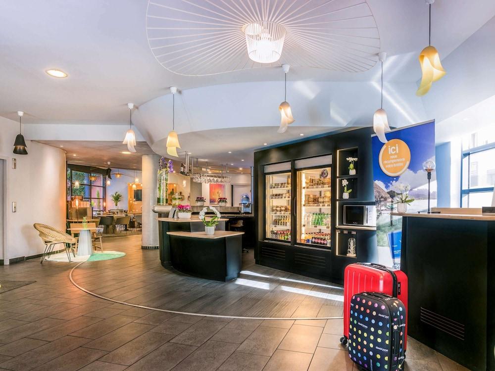 lobby