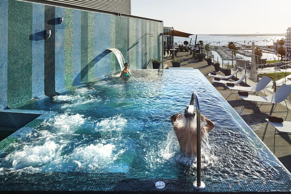 swimming pool spa