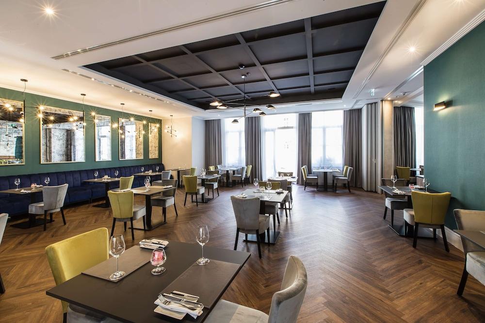 restaurant-cafeteria