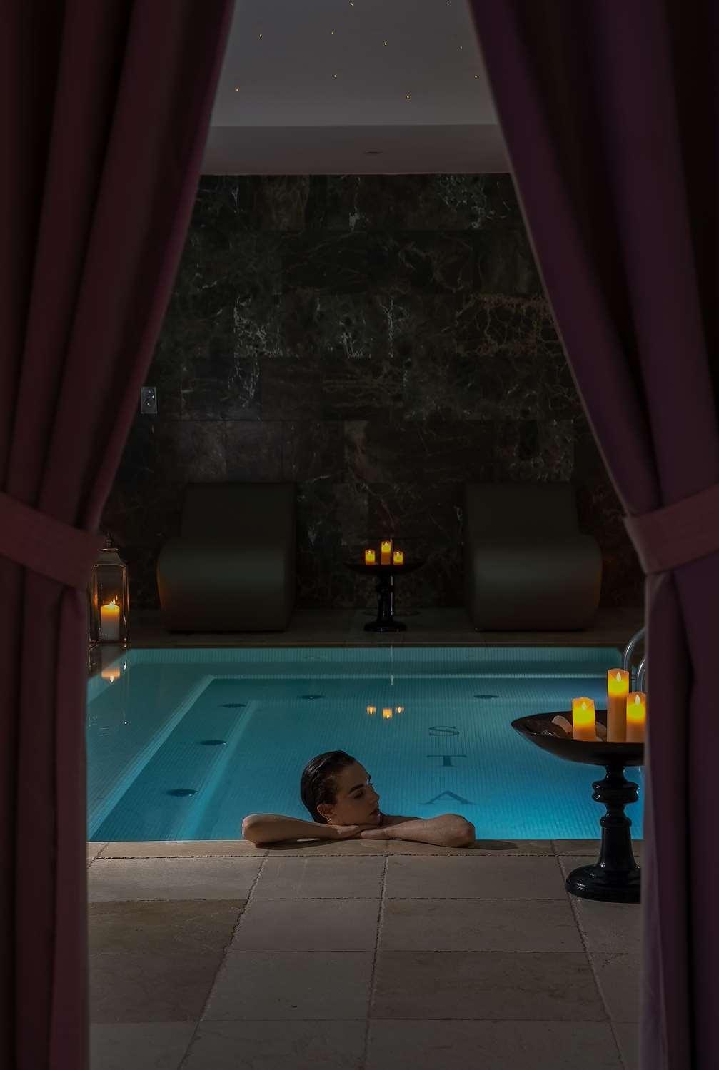 swimming pool spa