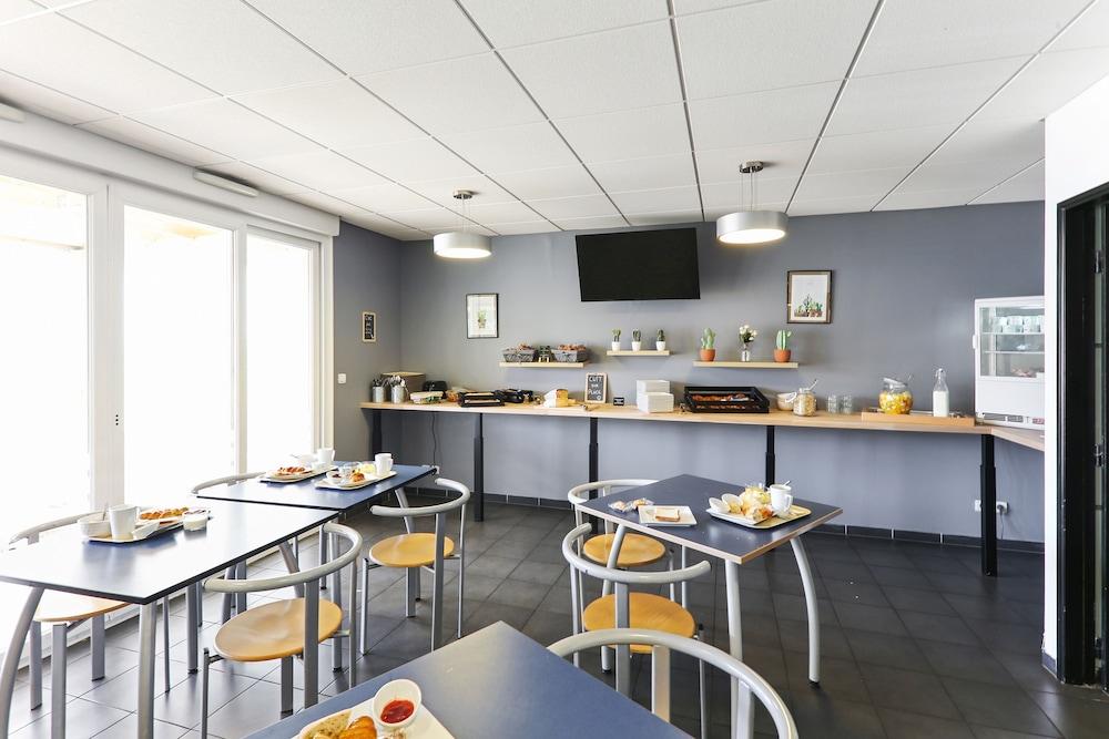 restaurant-cafeteria