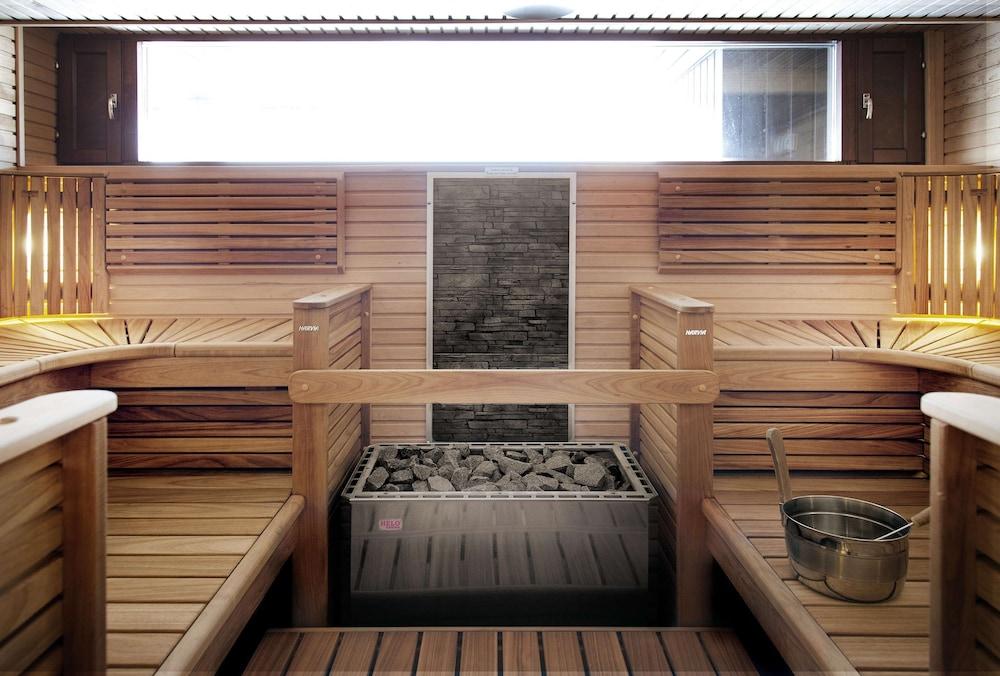 swimming pool spa