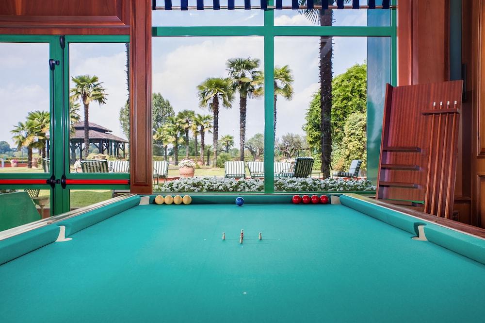 swimming pool spa