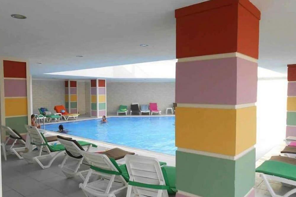 swimming pool spa