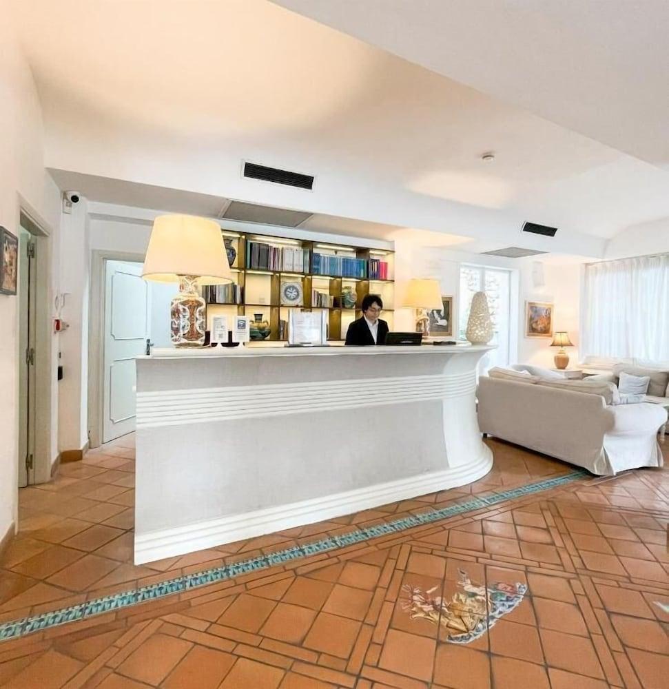 lobby
