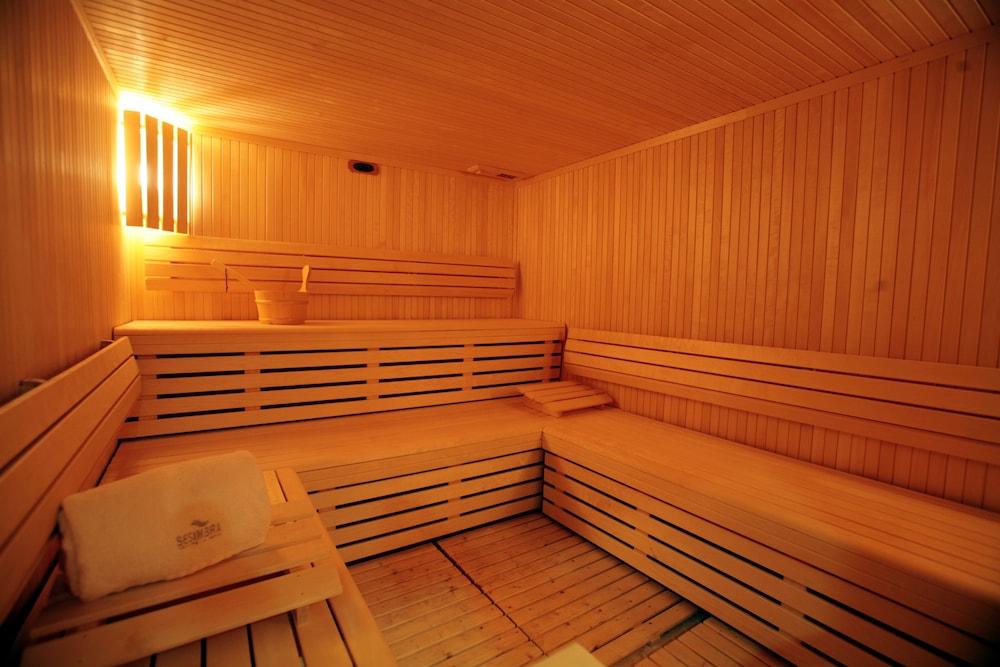 swimming pool spa