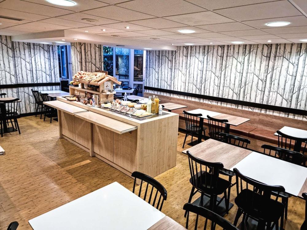 restaurant cafeteria